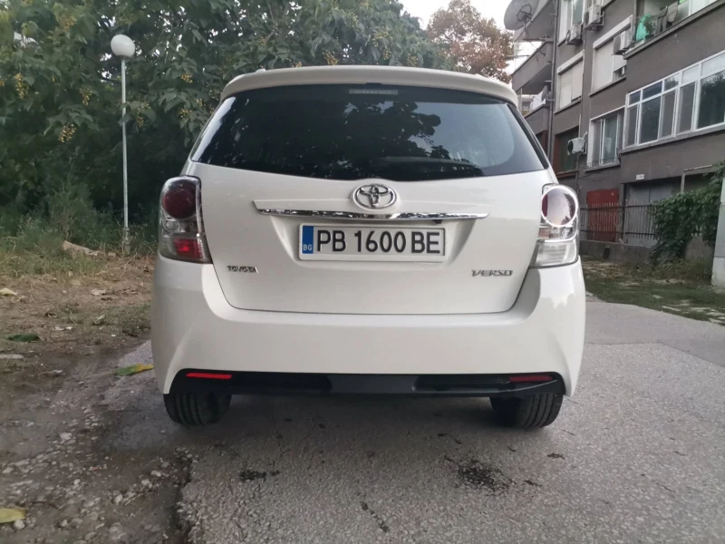 Toyota Verso 1.6, снимка 3 - Автомобили и джипове - 52582317