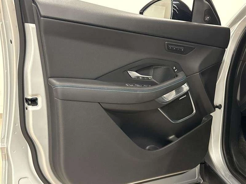 Jaguar E-pace * R Dynamic SE * CARFAX * ЦЕНА ДО БГ - изображение 8