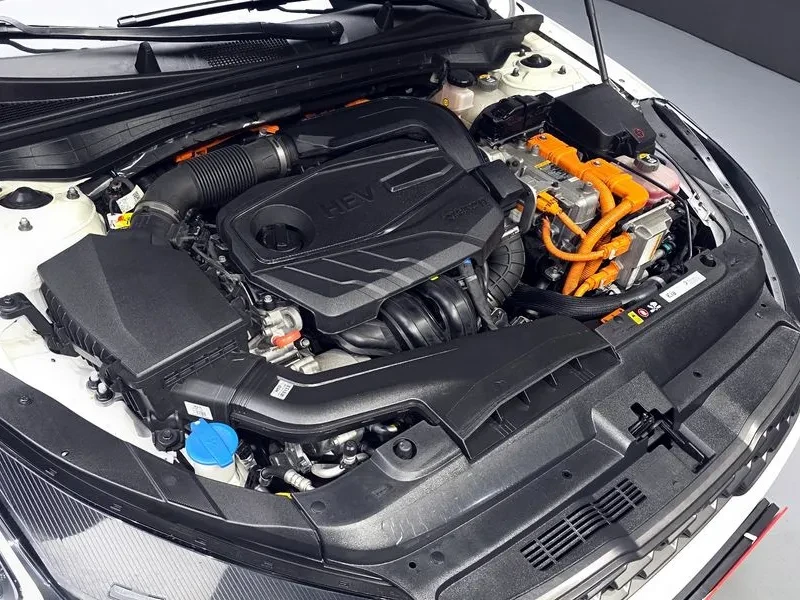 Kia K5 2.0 HYBRID, снимка 6 - Автомобили и джипове - 56497652