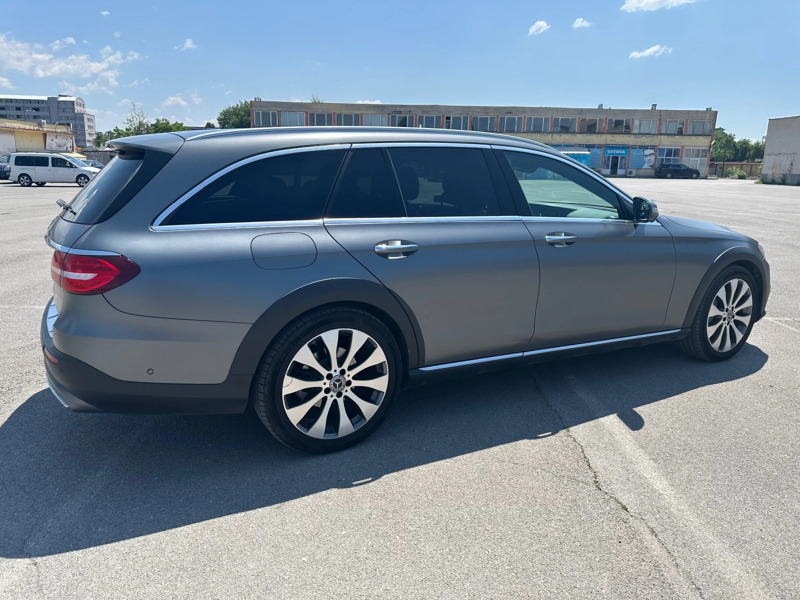 Mercedes-Benz E 220 D 4Matic All Terrain - изображение 3