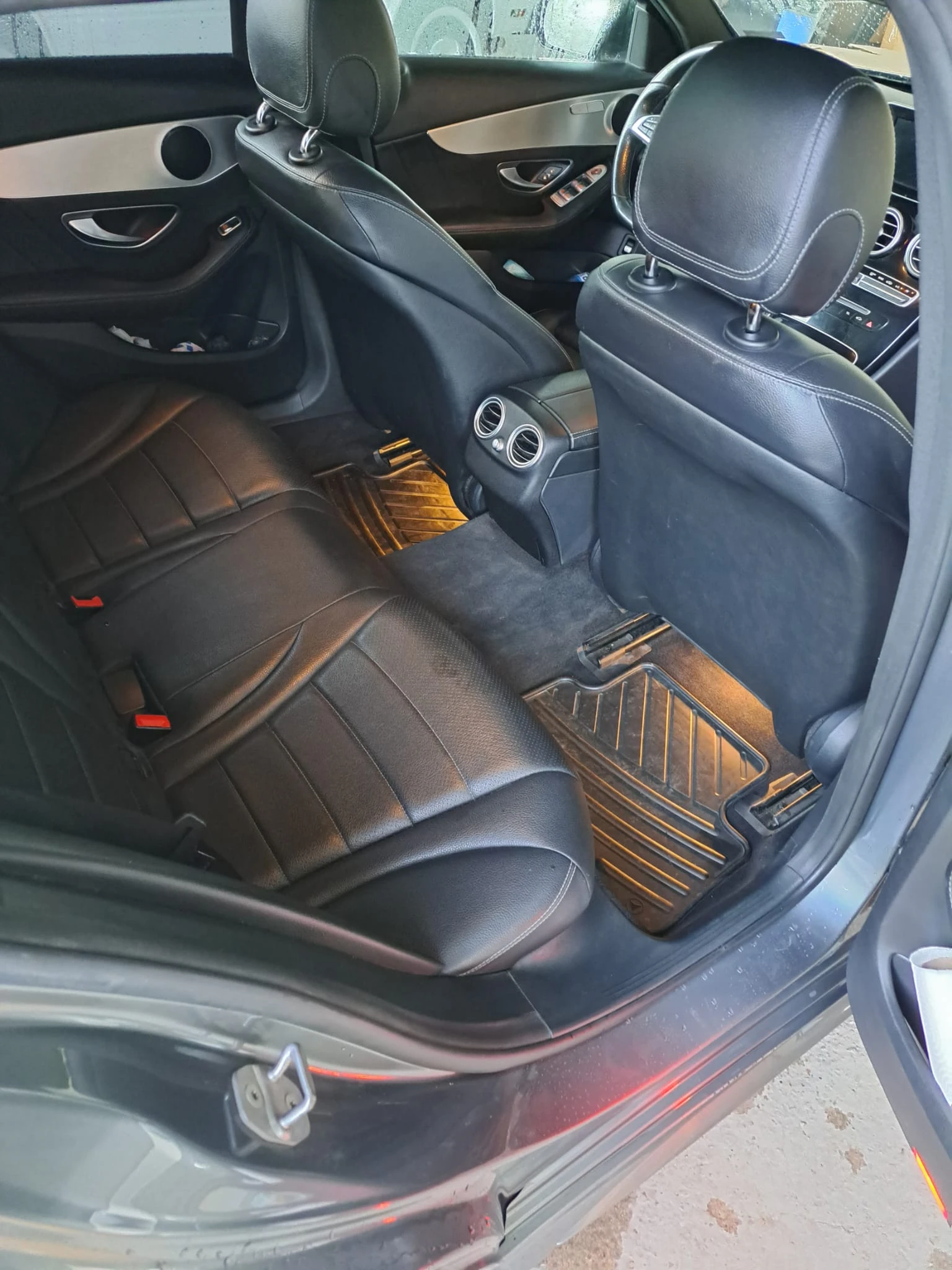 Mercedes-Benz C 220 4MATIK, снимка 8 - Автомобили и джипове - 53828379