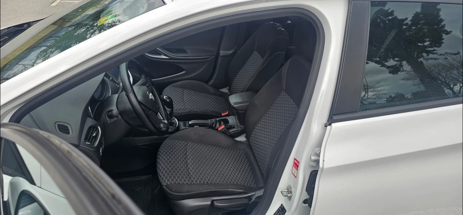 Opel Astra Sports Tourer 1.6 136hp, снимка 9 - Автомобили и джипове - 54046938