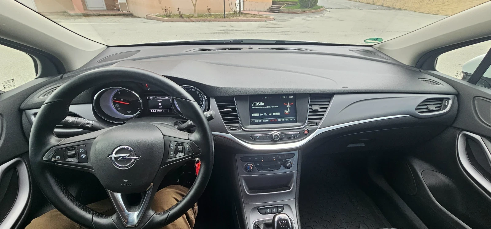 Opel Astra Sports Tourer 1.6 136hp, снимка 15 - Автомобили и джипове - 54046938