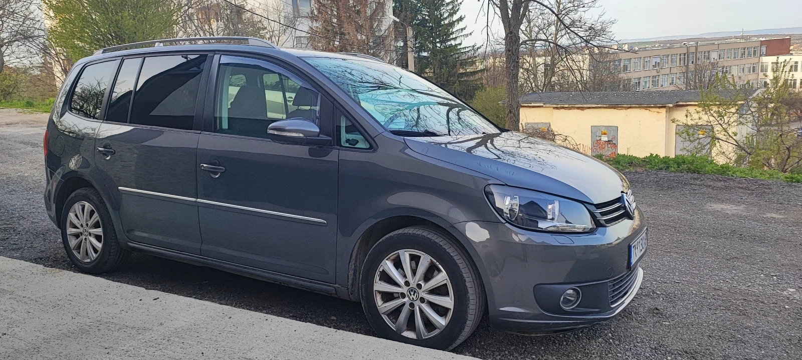 VW Touran 2.0 tdi , снимка 5 - Автомобили и джипове - 54194867