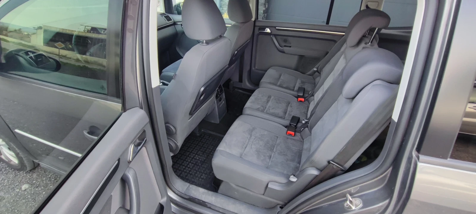 VW Touran 2.0 tdi , снимка 11 - Автомобили и джипове - 54194867