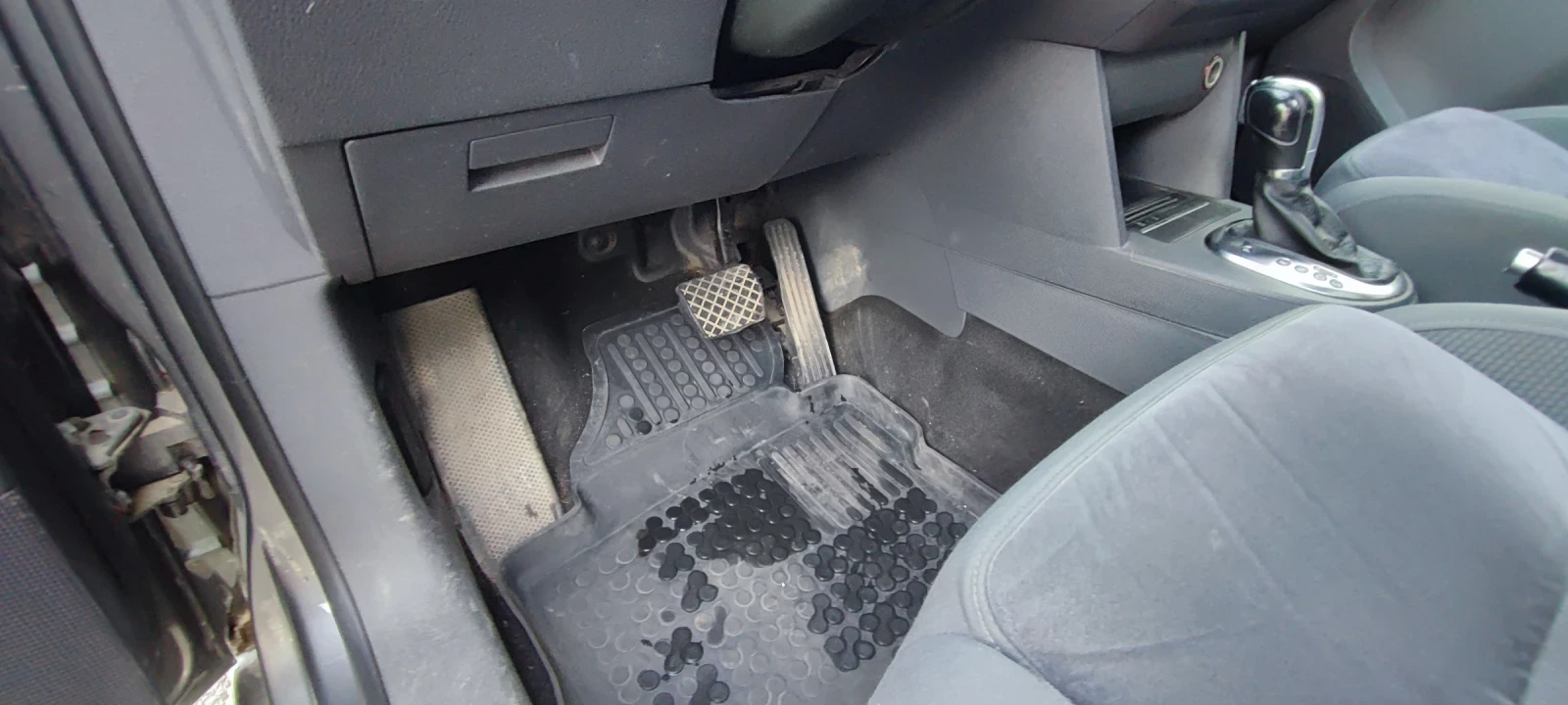 VW Touran 2.0 tdi , снимка 9 - Автомобили и джипове - 54194867