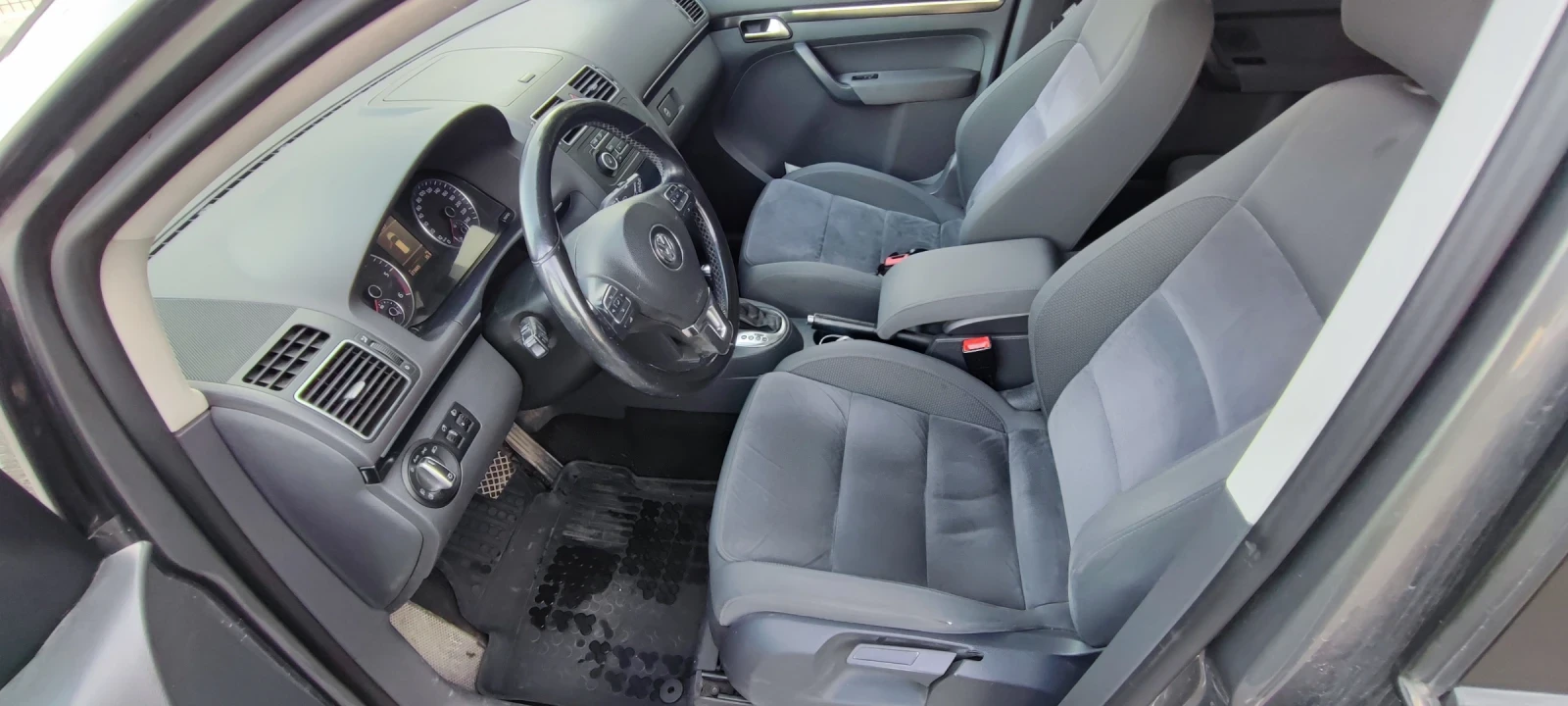 VW Touran 2.0 tdi , снимка 7 - Автомобили и джипове - 54194867