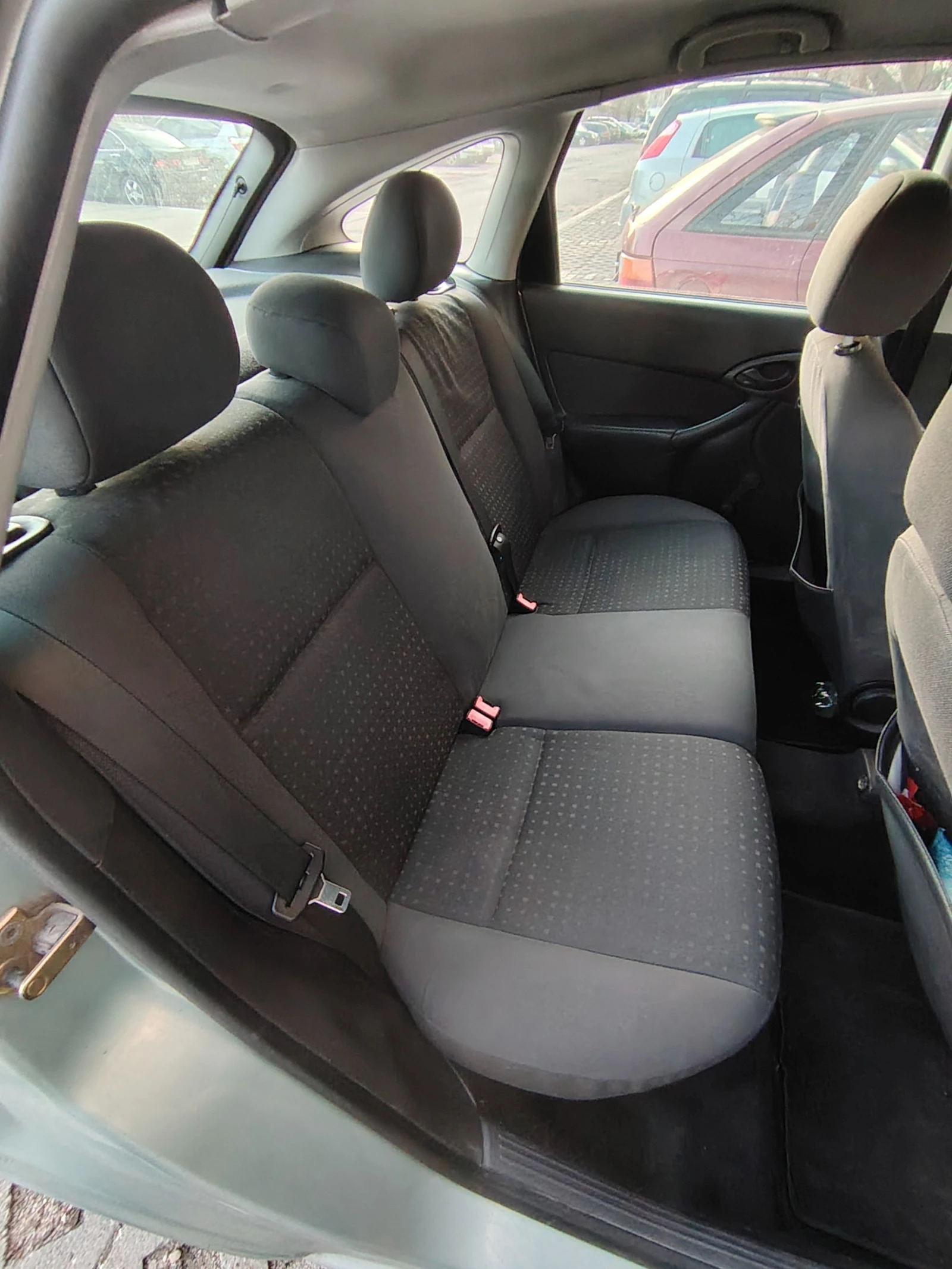 Ford Focus 1.8, снимка 8 - Автомобили и джипове - 54393511