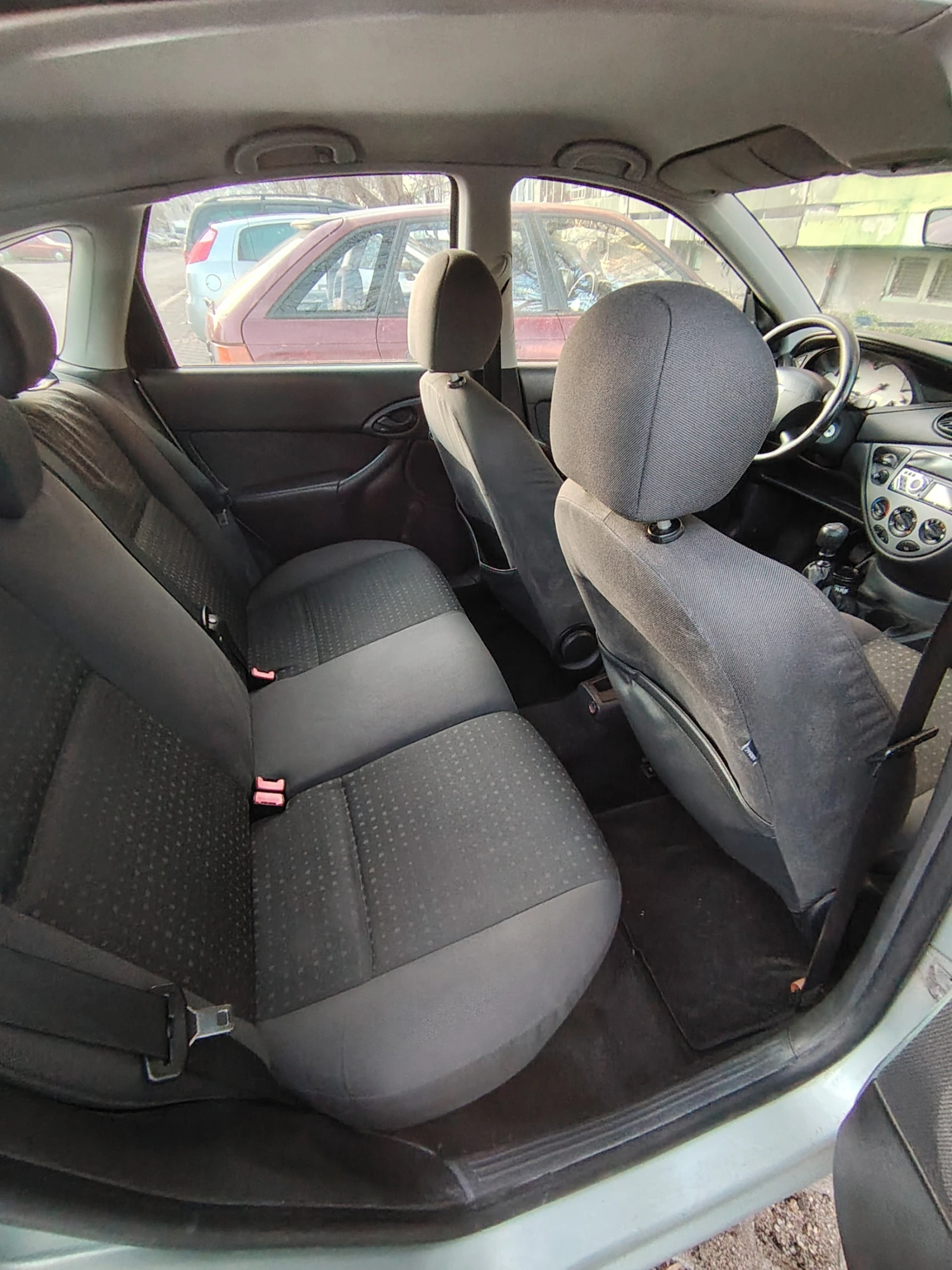 Ford Focus 1.8, снимка 9 - Автомобили и джипове - 54393511