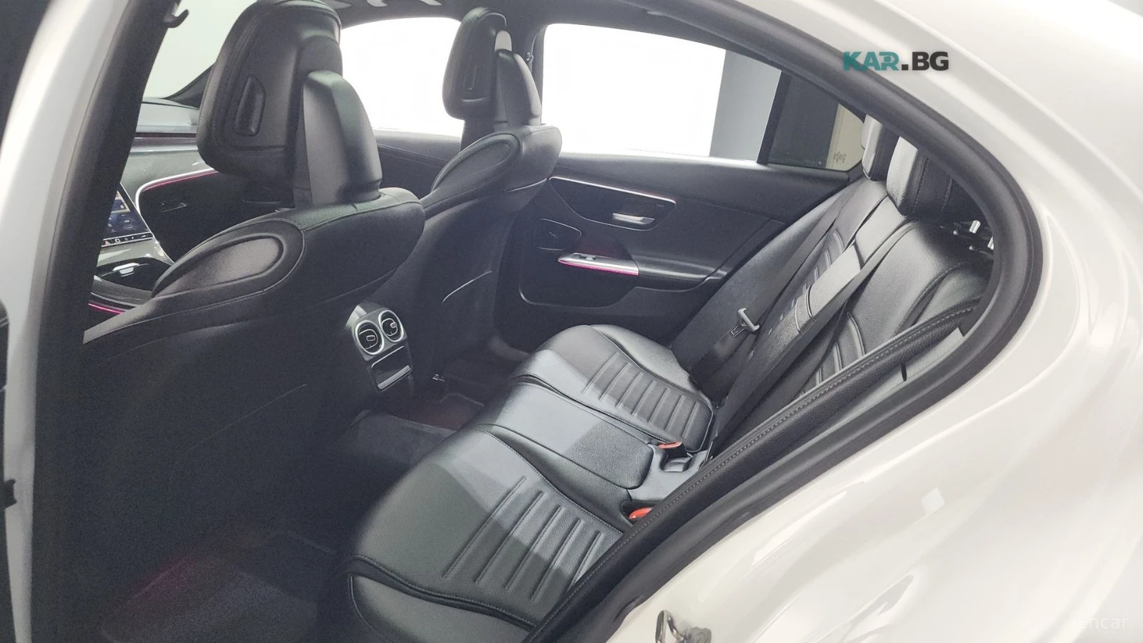 Mercedes-Benz C 300 4MATIC/AMG-LINE/DRIVE-ASSISTS/360CAMERA/SUNROOF, снимка 14 - Автомобили и джипове - 55292898