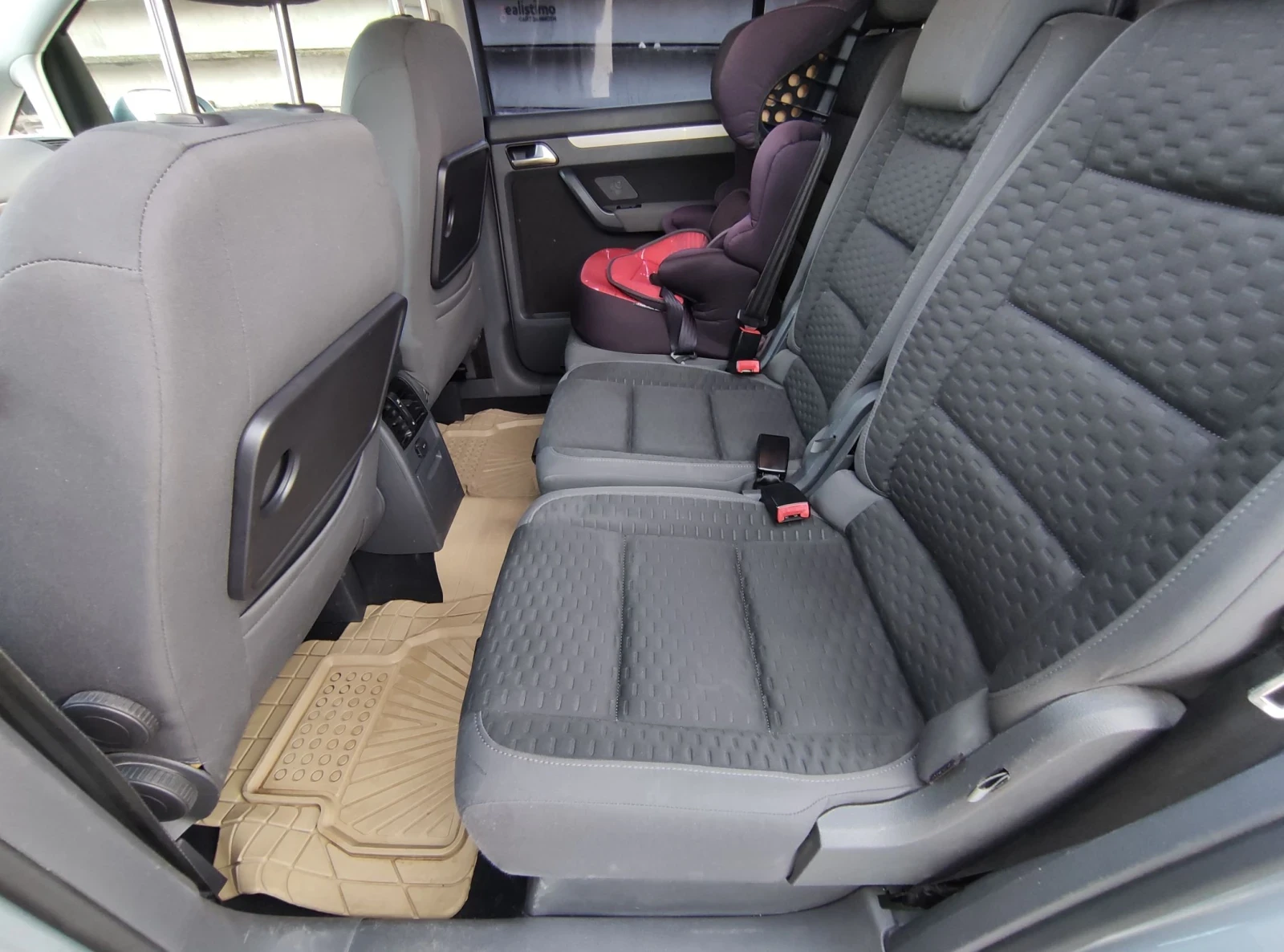 VW Touran, снимка 13 - Автомобили и джипове - 55595963