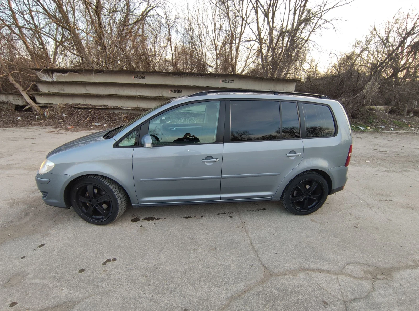 VW Touran, снимка 4 - Автомобили и джипове - 55595963