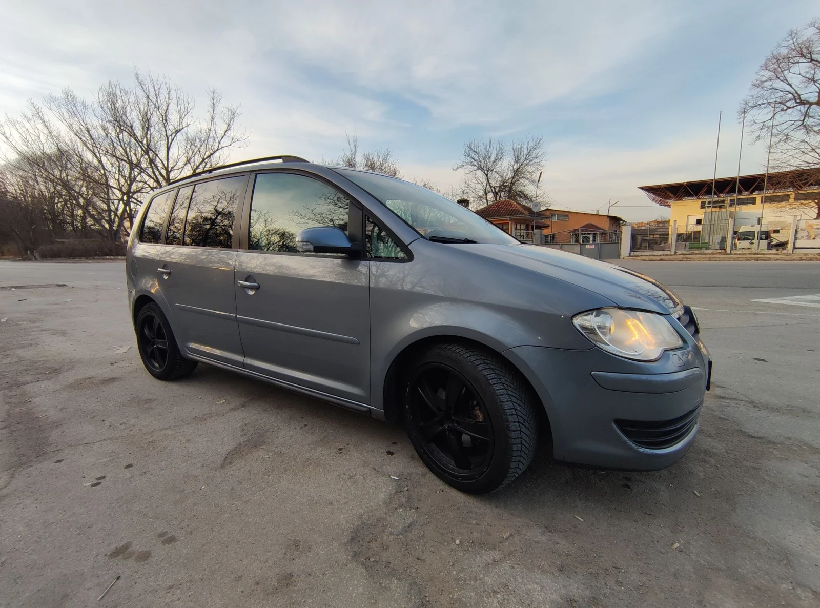 VW Touran, снимка 3 - Автомобили и джипове - 55595963