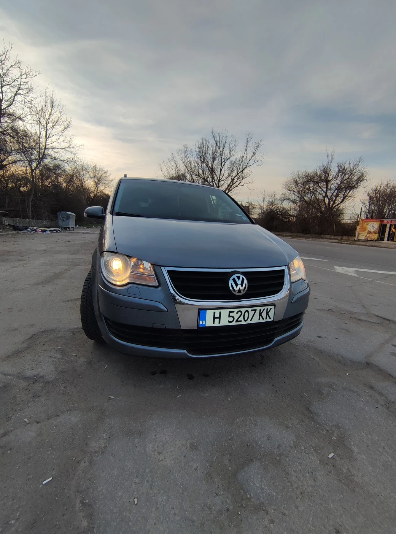 VW Touran, снимка 9 - Автомобили и джипове - 55595963