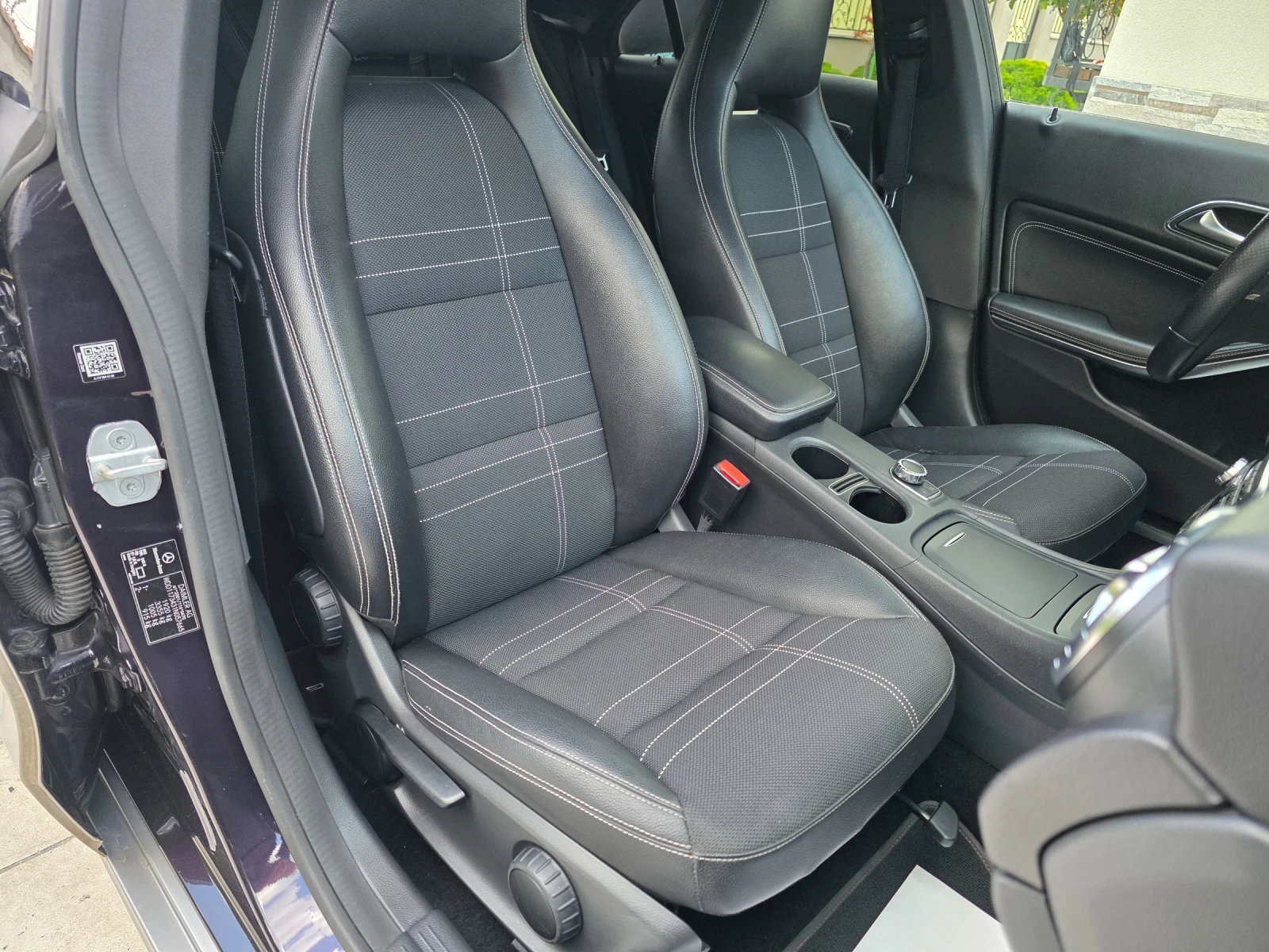 Mercedes-Benz CLA 180 1.6 , снимка 14 - Автомобили и джипове - 55922628