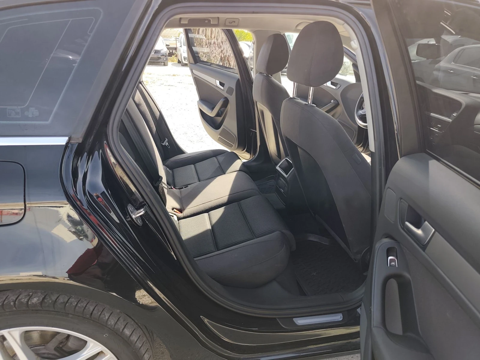 Audi A4 2.0TDI, Navigation , снимка 8 - Автомобили и джипове - 56429539
