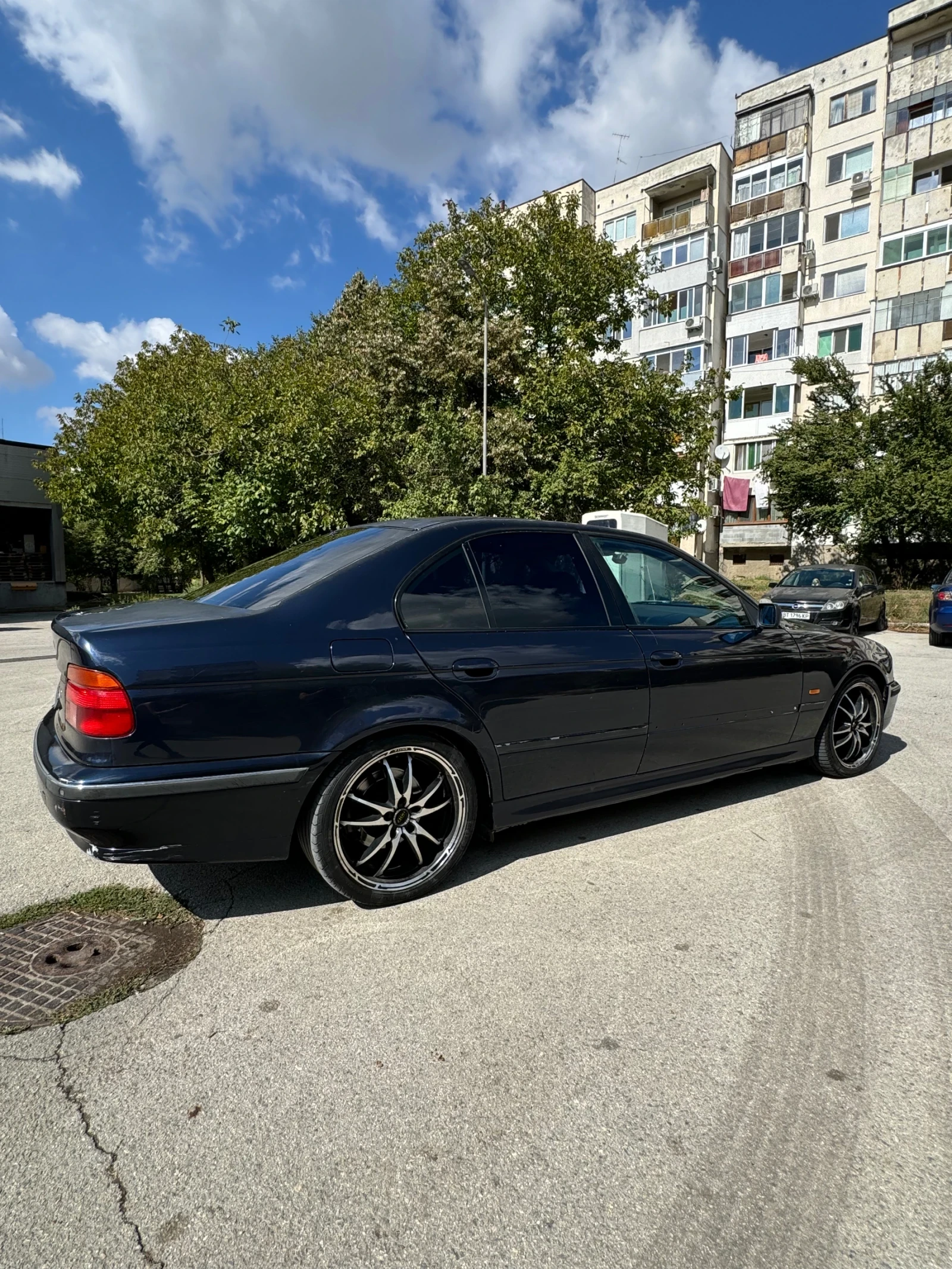 BMW 528, снимка 5 - Автомобили и джипове - 56431560