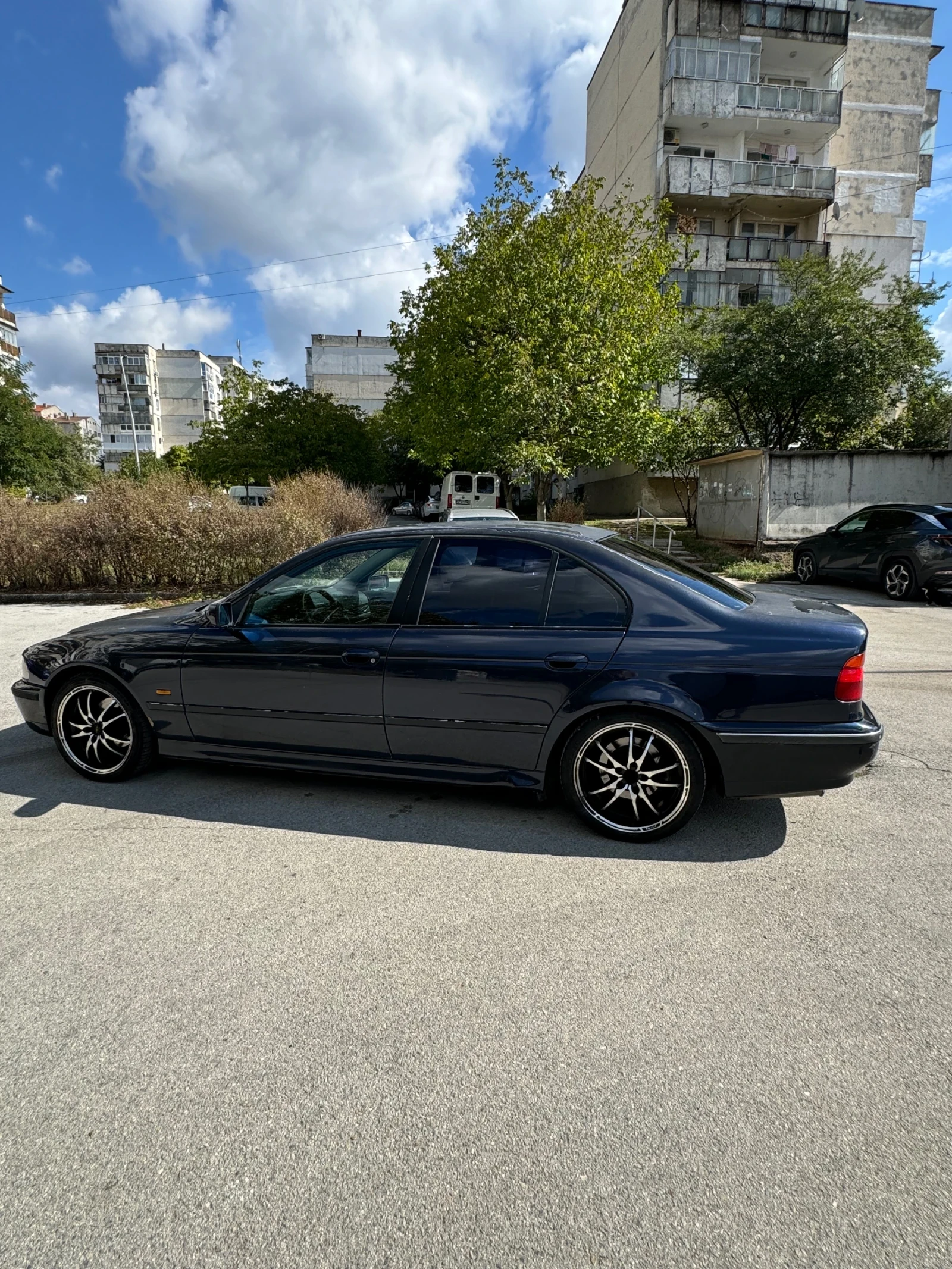 BMW 528, снимка 2 - Автомобили и джипове - 56431560