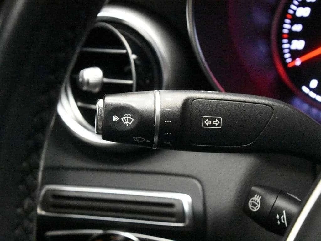 Mercedes-Benz C 300, снимка 11 - Автомобили и джипове - 56688590