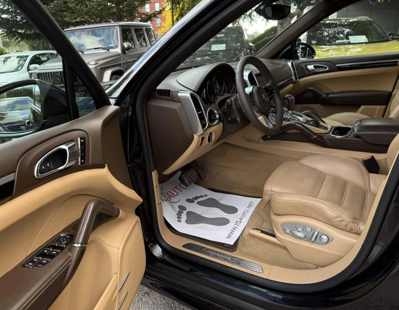 Porsche Cayenne 4.2TDI/RSE/Club Sport/PDLS/PCM/Sport Design/Камера, снимка 8 - Автомобили и джипове - 52031405