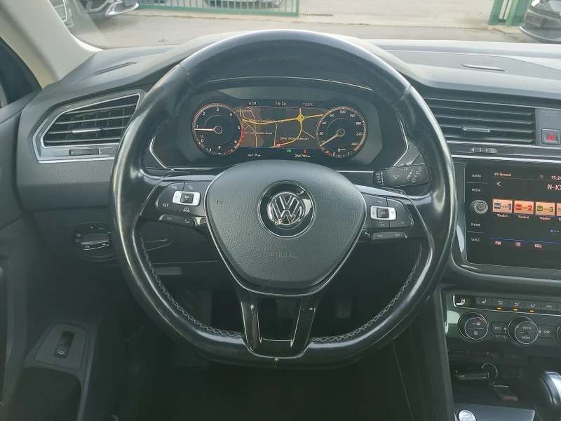 VW Tiguan 2.0 TDI* 190 к.с.* 4 MOTION* HIGHLINE, снимка 11 - Автомобили и джипове - 52404005