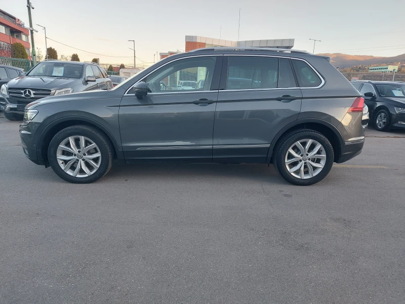 VW Tiguan 2.0 TDI* 190 к.с.* 4 MOTION* HIGHLINE, снимка 4 - Автомобили и джипове - 52404005