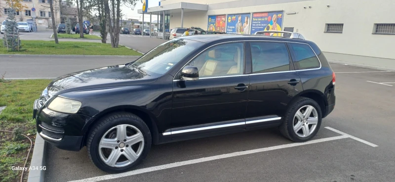 VW Touareg, снимка 6 - Автомобили и джипове - 52493354