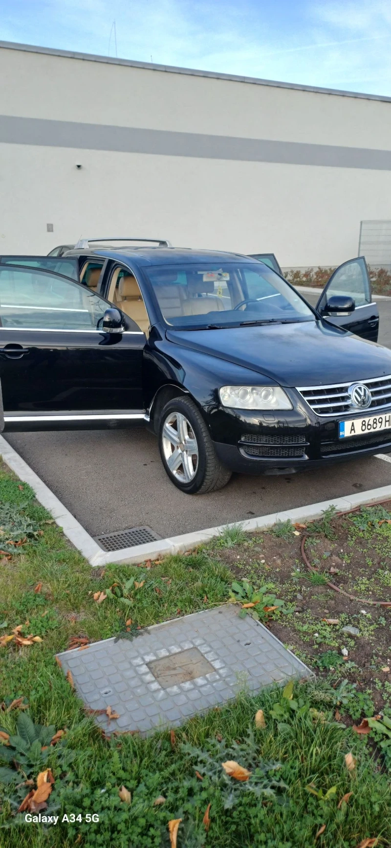 VW Touareg, снимка 14 - Автомобили и джипове - 52493354