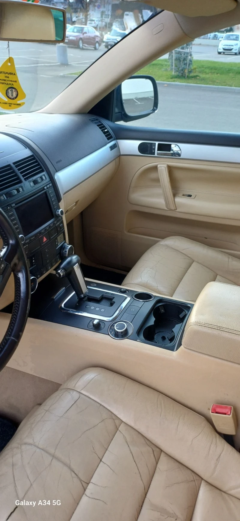 VW Touareg, снимка 8 - Автомобили и джипове - 52493354