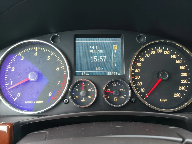 VW Touareg 3.2, снимка 8 - Автомобили и джипове - 52682511