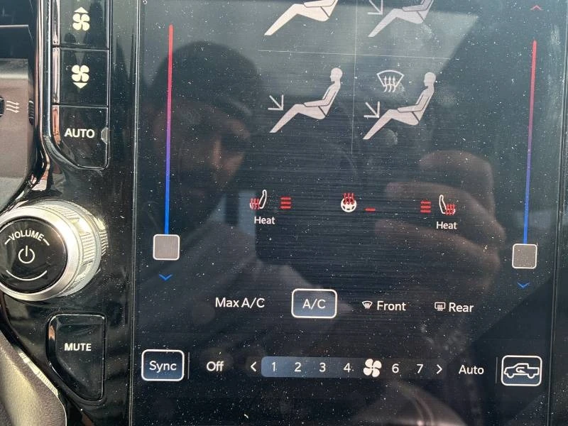 Dodge RAM 1500 * Rebel * 5'7 BOX * HEMI * CARFAX, снимка 13 - Автомобили и джипове - 55951095