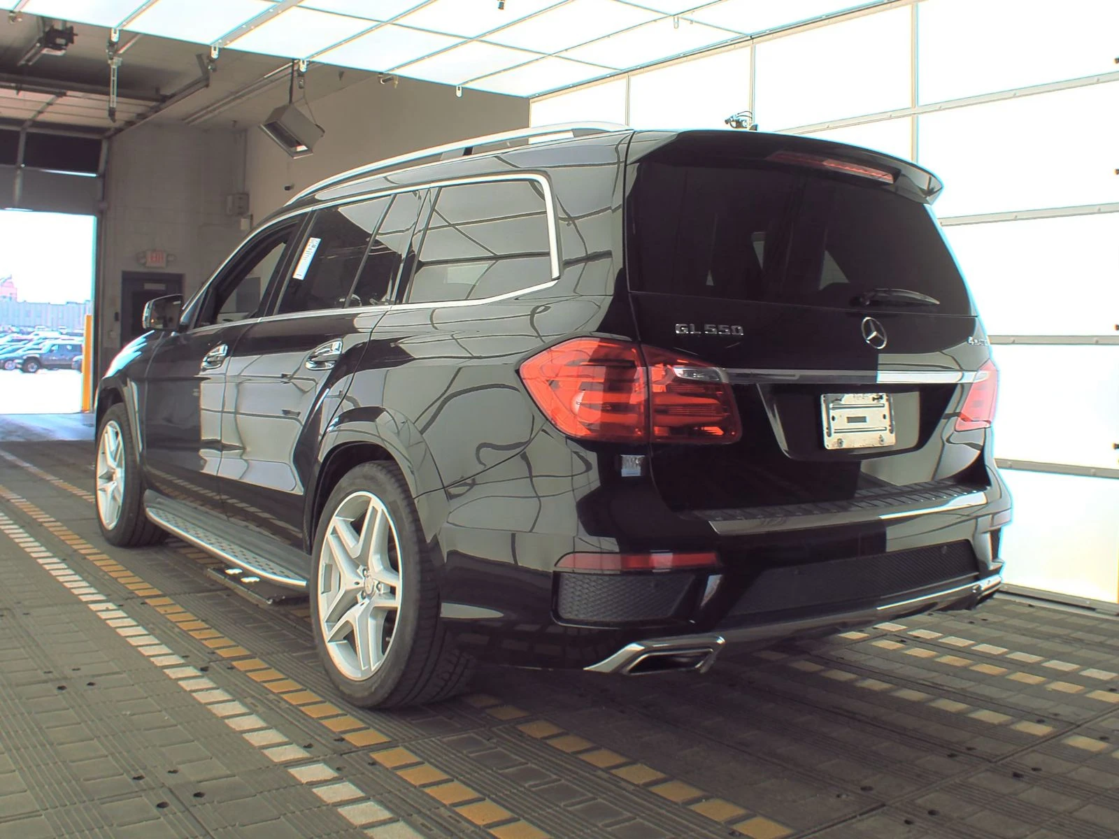 Mercedes-Benz GL 500 AMG* Обдух* Harman/Kardon* Масаж* Въздух* DESIGNO* - изображение 6