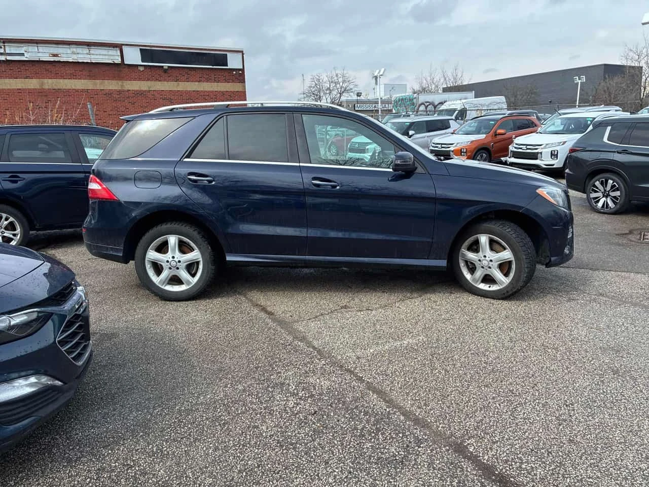 Mercedes-Benz ML 350 * BlueTEC * CARFAX * Harman Kardon * 360 камери * , снимка 3 - Автомобили и джипове - 54047726