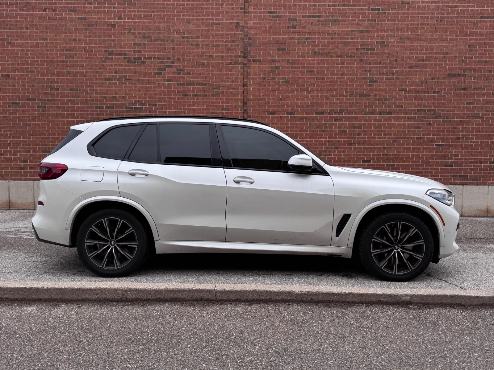 BMW X5 ПОДГРЕВ * ПАНОРАМА * 7 МЕСТА * CAR FAX * , снимка 2 - Автомобили и джипове - 54162139