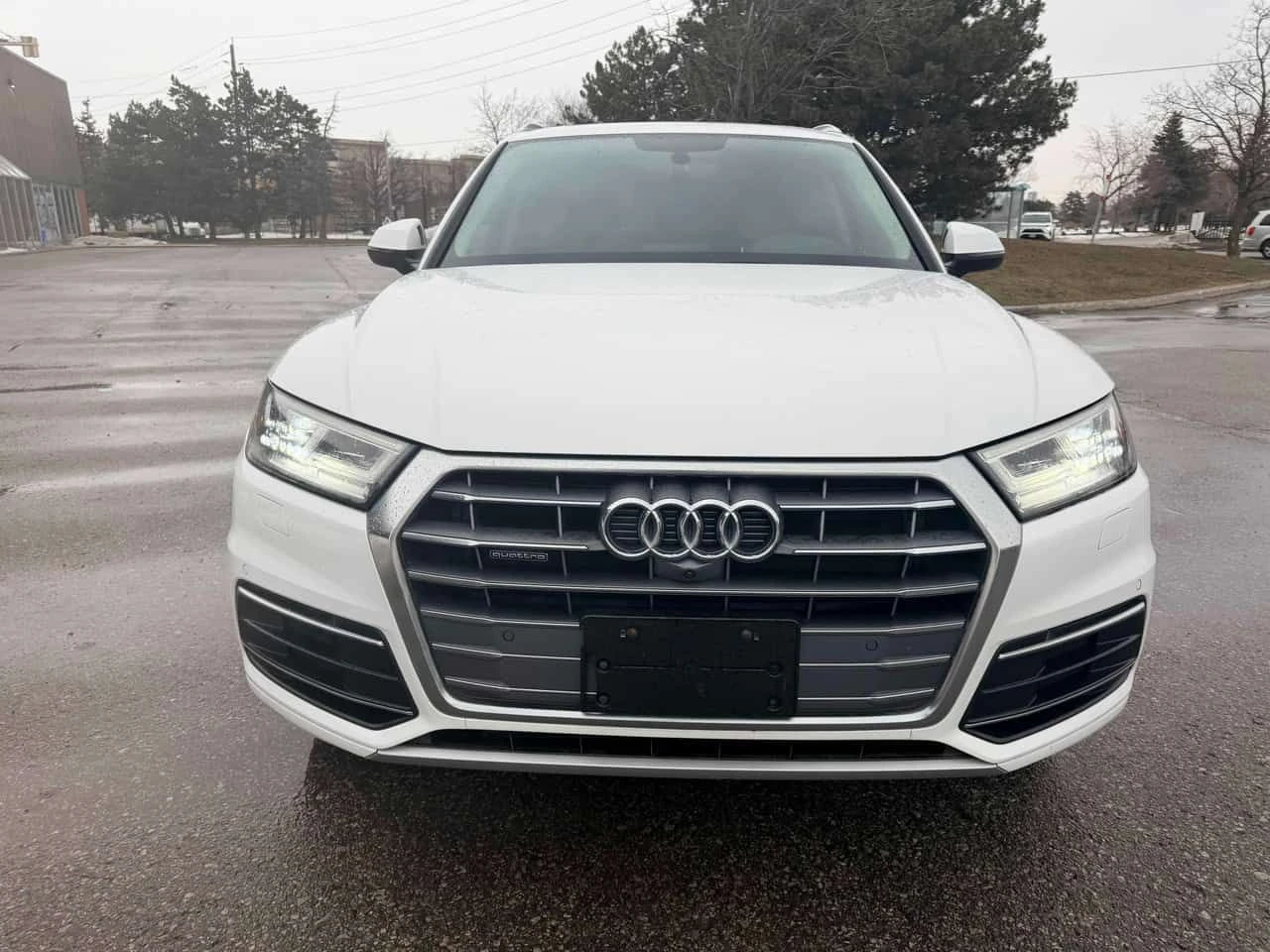 Audi Q5 * Technik * ДИГИТАЛ * 360 * ПОДГРЕВИ * CARFAX, снимка 15 - Автомобили и джипове - 54285154
