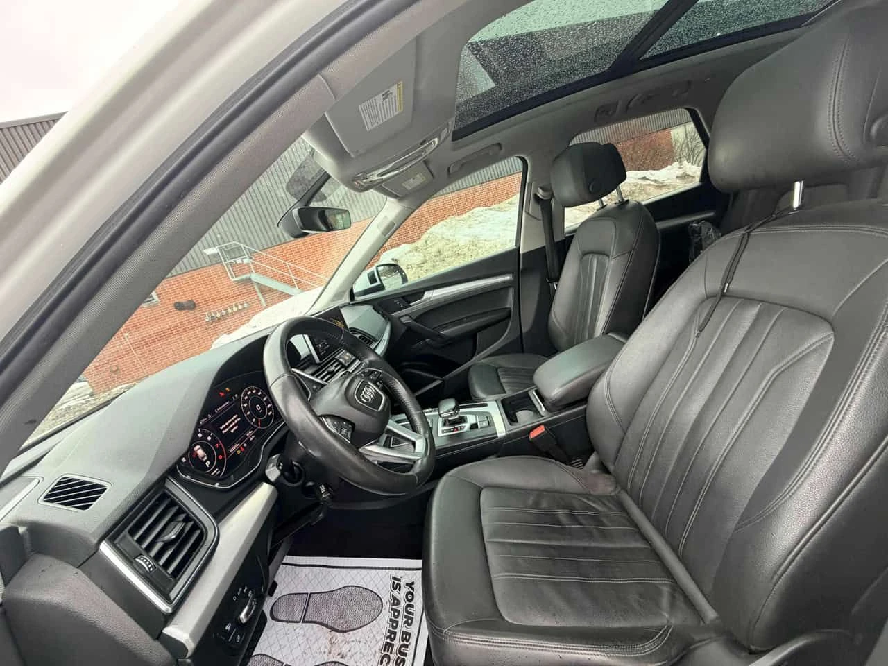 Audi Q5 * Technik * ДИГИТАЛ * 360 * ПОДГРЕВИ * CARFAX, снимка 14 - Автомобили и джипове - 54285154