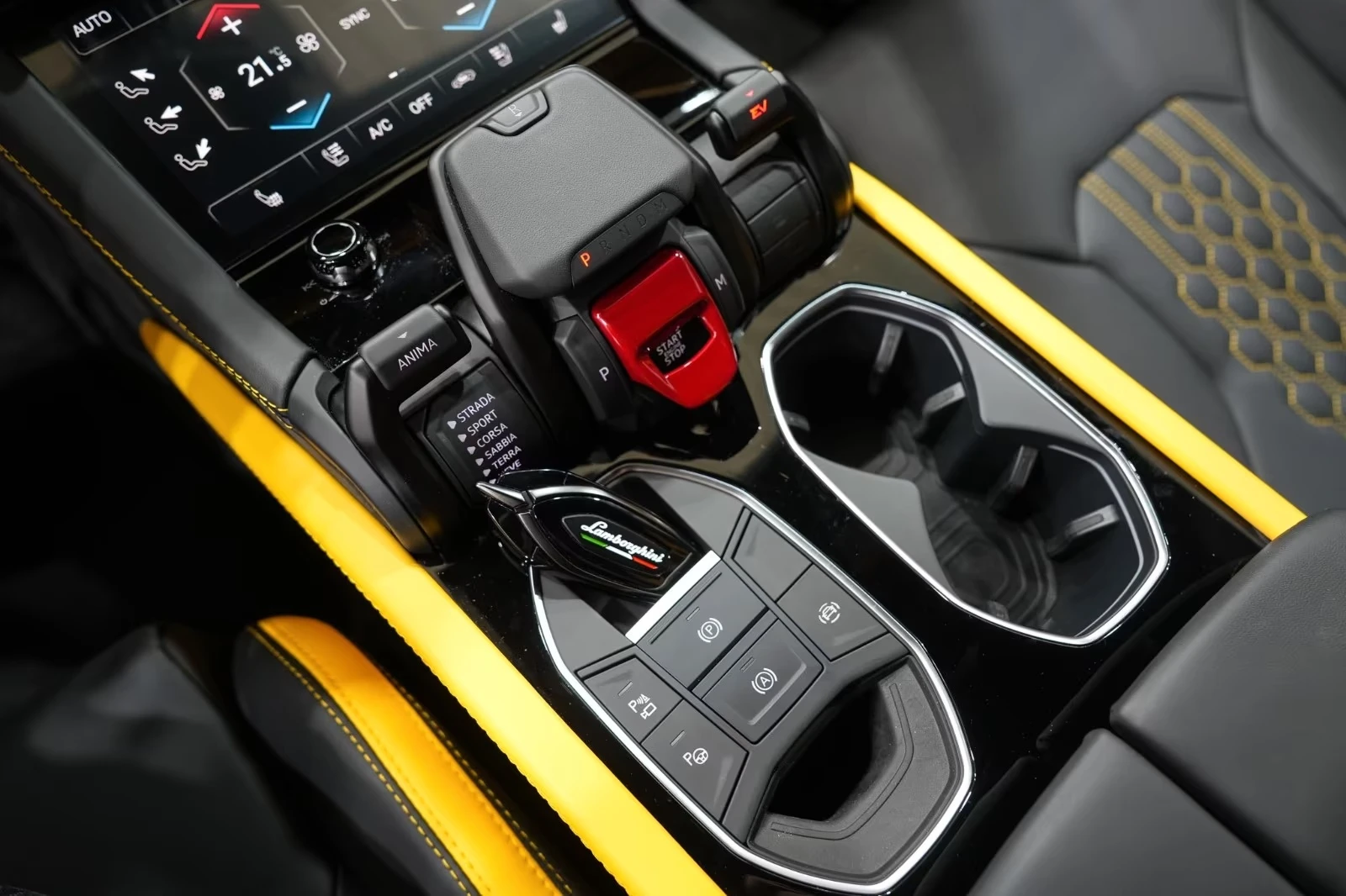 Lamborghini Urus SE PLUG-IN HYBRID KERAMIK B&O, снимка 13 - Автомобили и джипове - 54682323