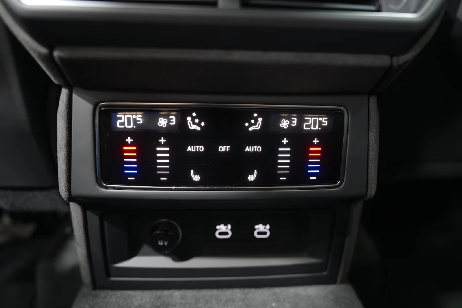 Lamborghini Urus SE PLUG-IN HYBRID KERAMIK B&O, снимка 17 - Автомобили и джипове - 54682323