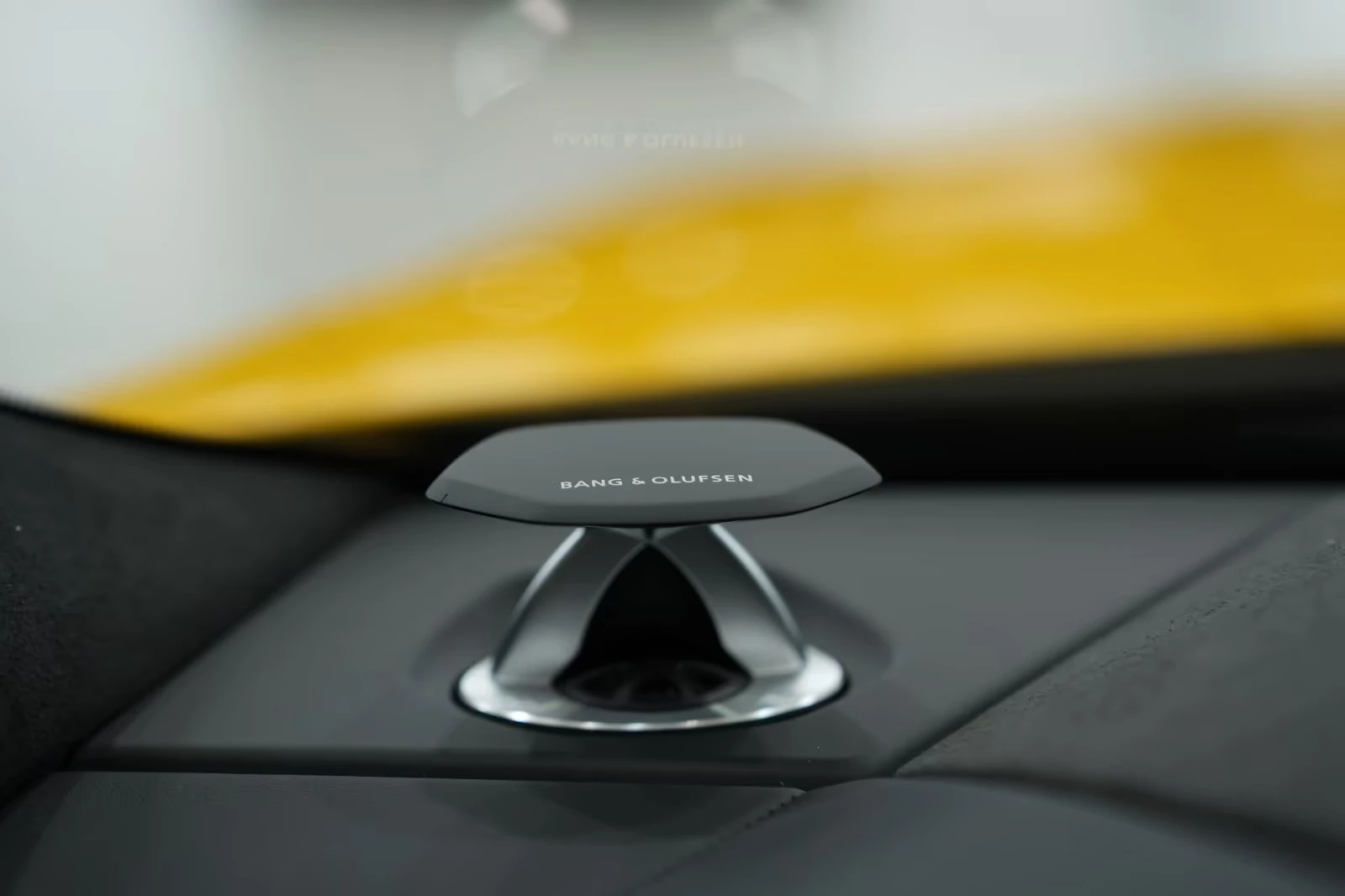 Lamborghini Urus SE PLUG-IN HYBRID KERAMIK B&O, снимка 16 - Автомобили и джипове - 54682323
