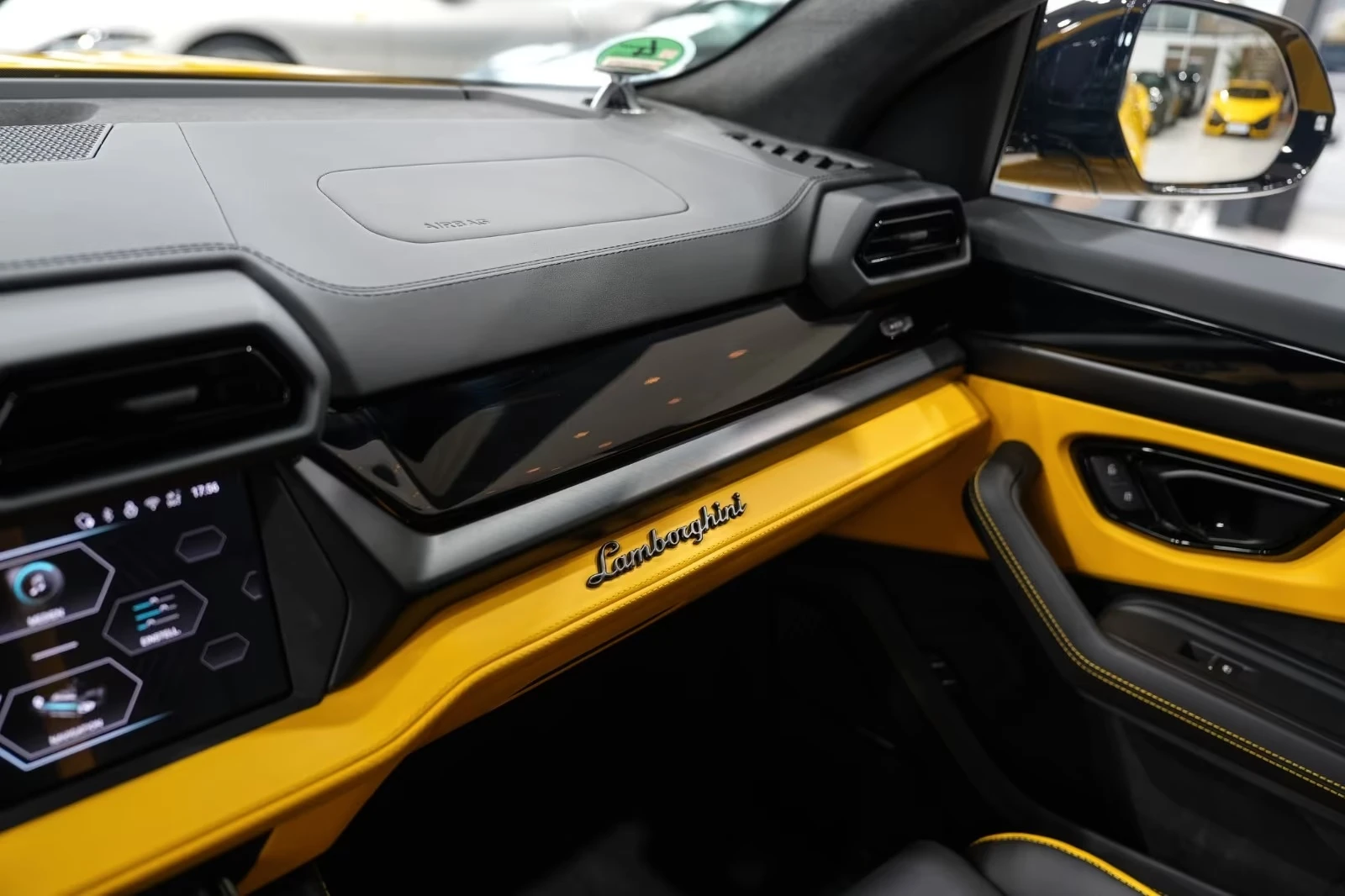Lamborghini Urus SE PLUG-IN HYBRID KERAMIK B&O, снимка 14 - Автомобили и джипове - 54682323