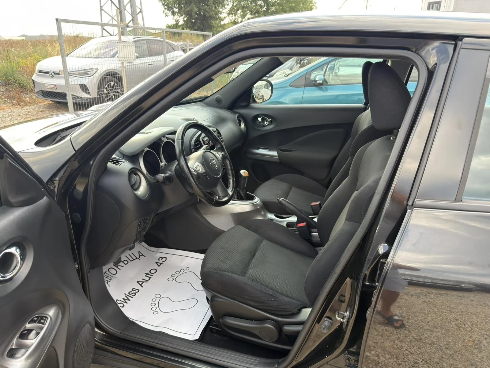 Nissan Juke 1.6i Swiss, снимка 9 - Автомобили и джипове - 55149107