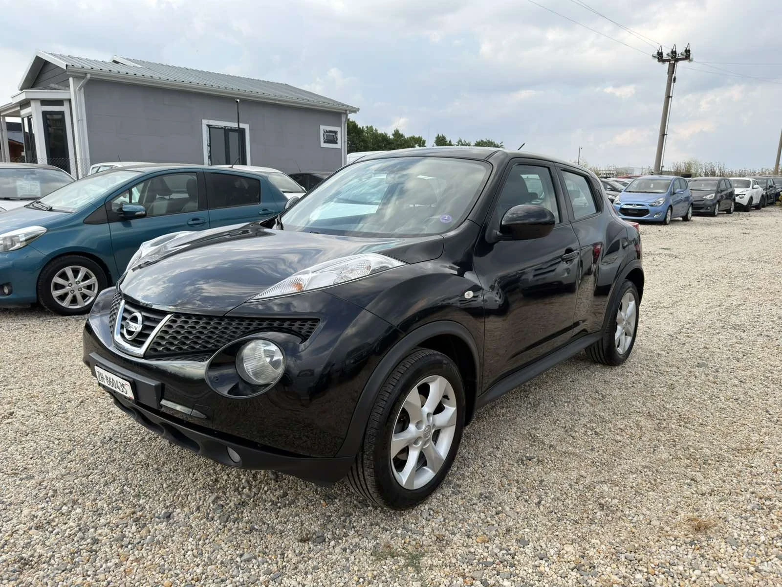 Nissan Juke 1.6i Swiss, снимка 2 - Автомобили и джипове - 55149107
