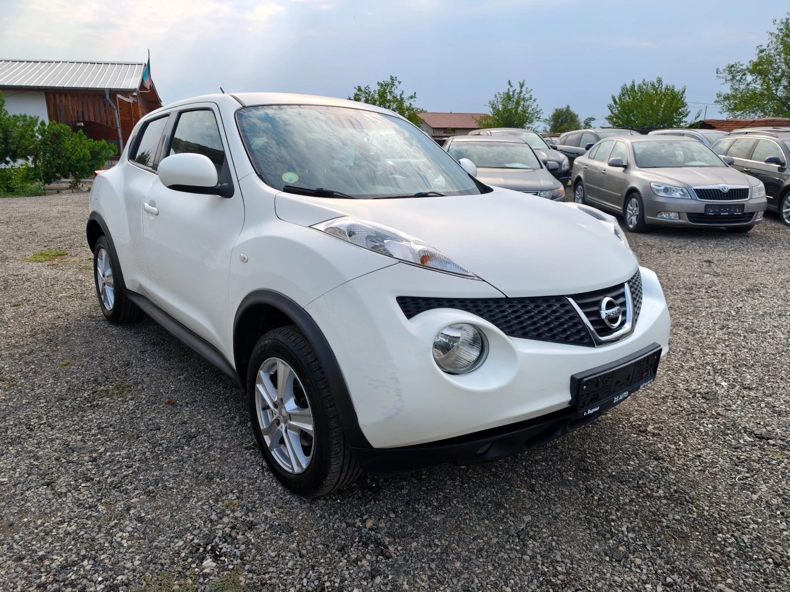 Nissan Juke 1.5DCI, снимка 7 - Автомобили и джипове - 55751838