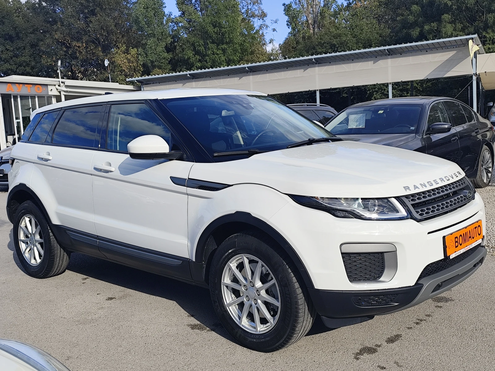 Land Rover Range Rover Evoque 2.0D/4X4/EURO6B/LED/XENON, снимка 3 - Автомобили и джипове - 56214108