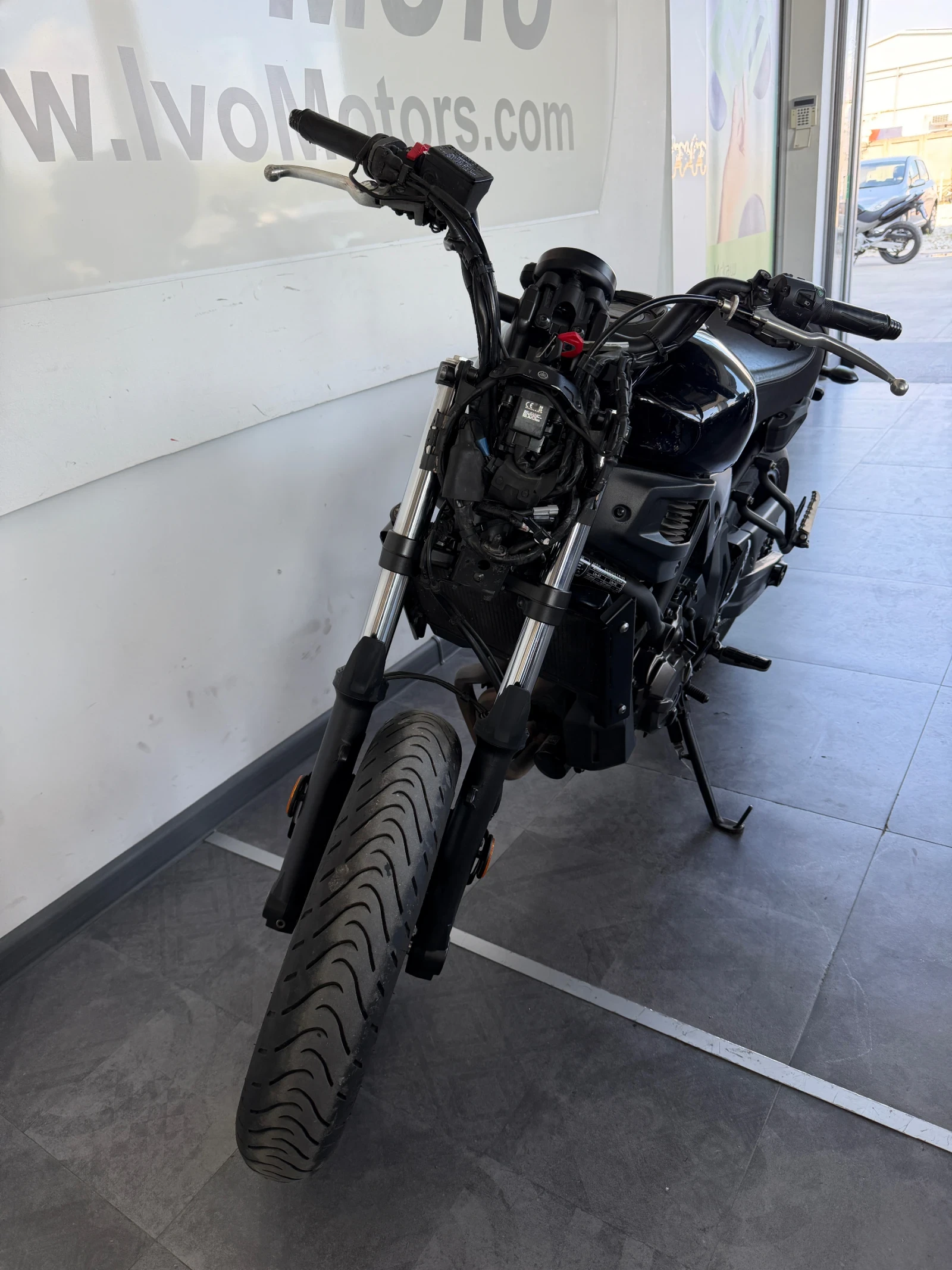 Yamaha XSR700 Без фар, няма изкривявания - изображение 2