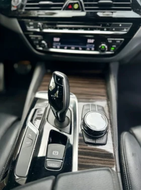 BMW 530 xDrive/display key/keyless/подгрев/панорама/лизинг - 37200 лв. - 76190088 12