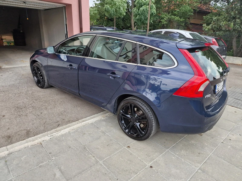 Volvo V60, снимка 3 - Автомобили и джипове - 46648903