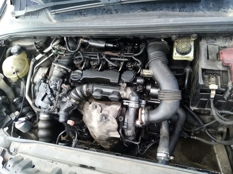 Peugeot 308 1.6 HDI, снимка 5 - Автомобили и джипове - 52167676