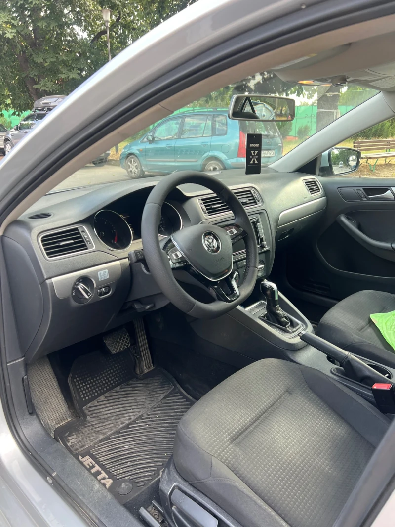 VW Jetta 2.0, снимка 3 - Автомобили и джипове - 50993239