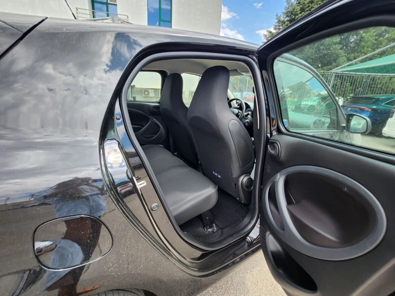 Smart Forfour Седан, снимка 9 - Автомобили и джипове - 51245173